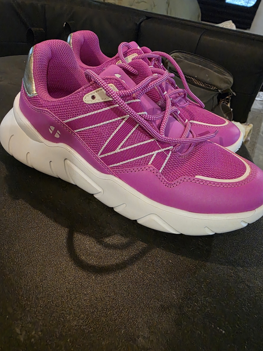 Womens Sports Illustrated Memory Foam Sneakers 8 View 3